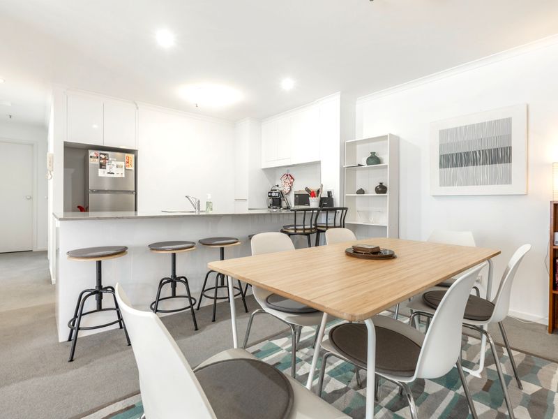 Tranquil 2-Bed Apartment with Pool and Gym Access