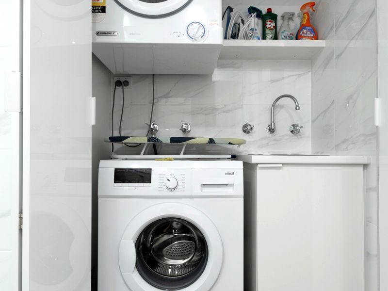 Tranquil 2-Bed Apartment with Pool and Gym Access