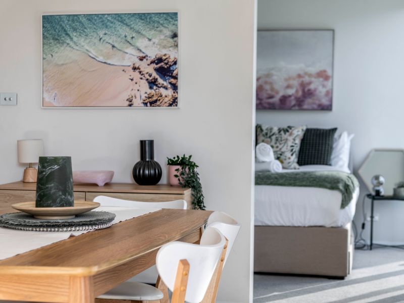 Lakefront Retreat with Stunning Views