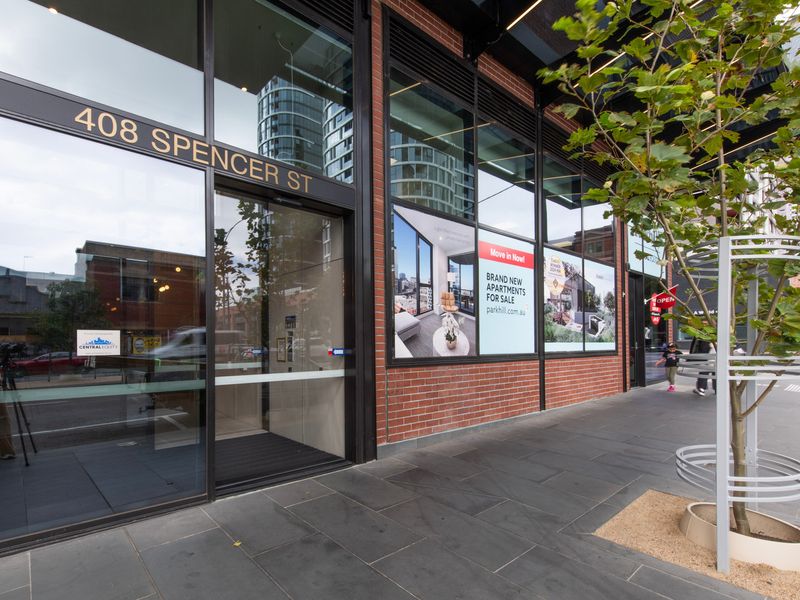 Ground-floor retail and café options right at your doorstep.