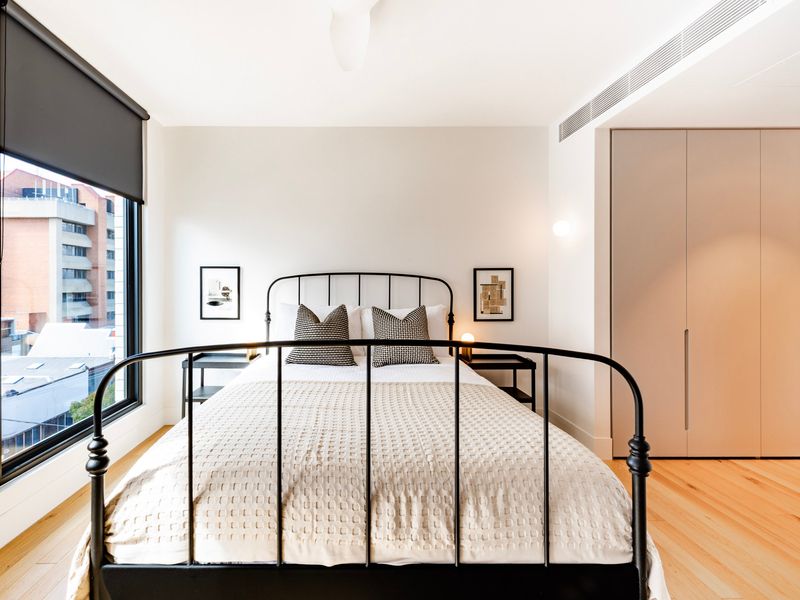 Hemingway Collingwood – Luxe Apartment with parking