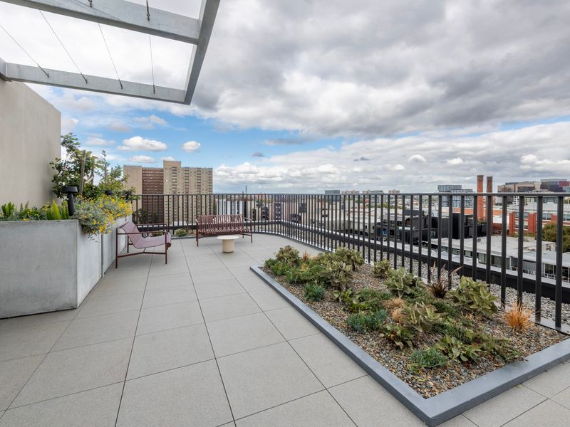 Hemingway Collingwood – Luxe Apartment with parking