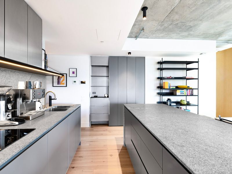 Hemingway Collingwood – Luxe Apartment with parking