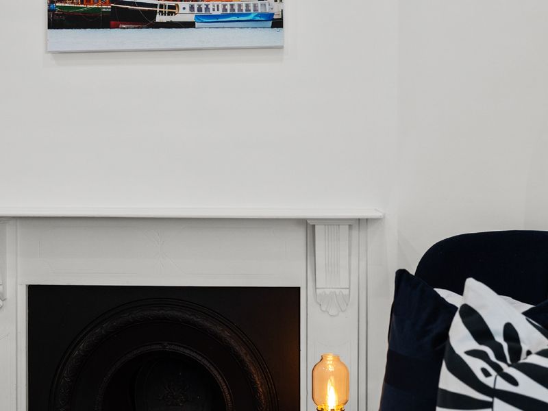 A mix of comfort and creativity in the heart of the room.