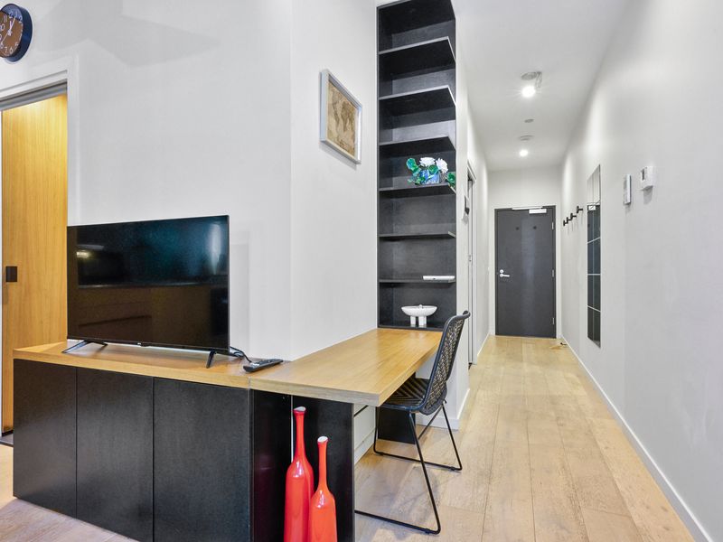 Laptop-friendly workspace