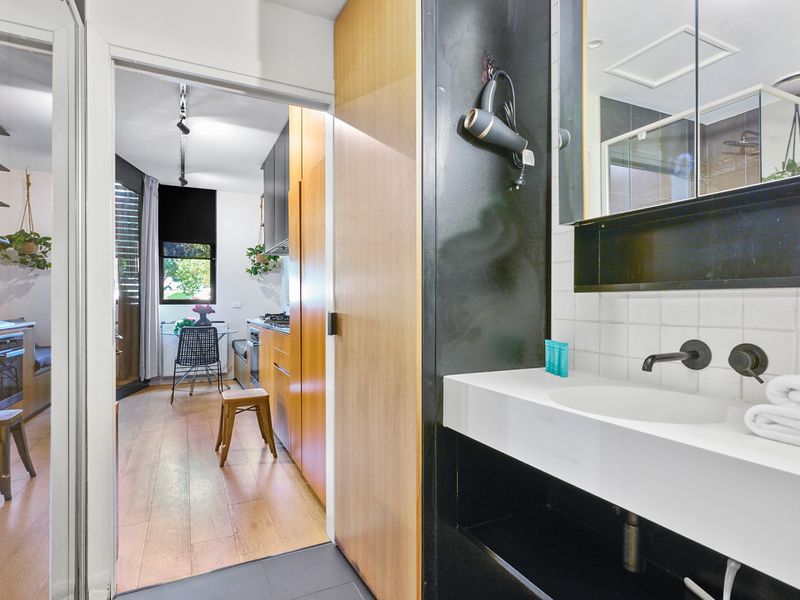 Quirky Retreat | A Charming 1BR in Trendy Collingwood