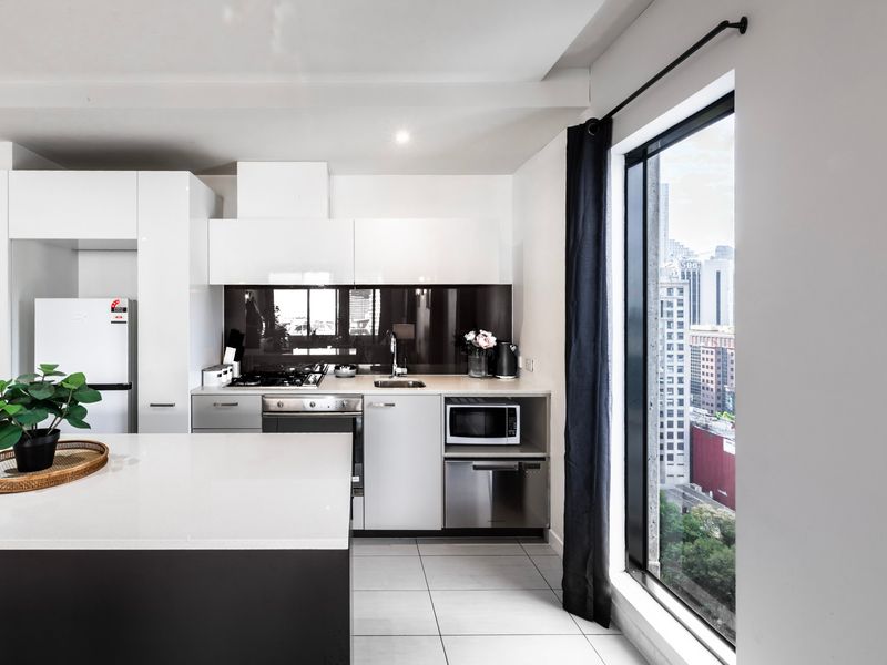 Fully-equipped kitchen