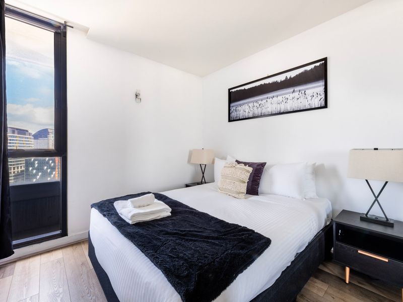 Trendy 2BR with Pool, Gym & Carpark in Prime Spot