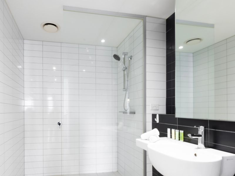 Trendy 2BR with Pool, Gym & Carpark in Prime Spot