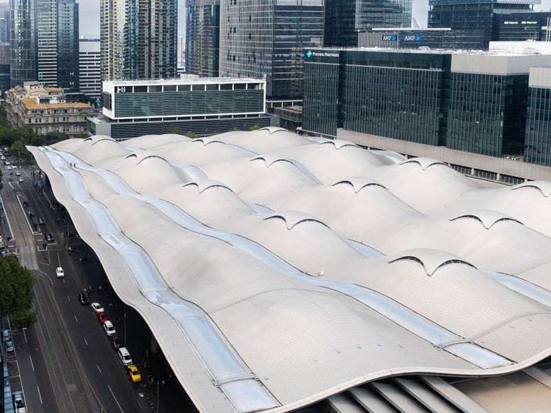 Trendy 2BR with Pool, Gym & Carpark in Prime Spot