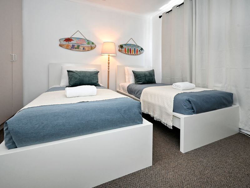 Bedroom 2 with 2 x Singles