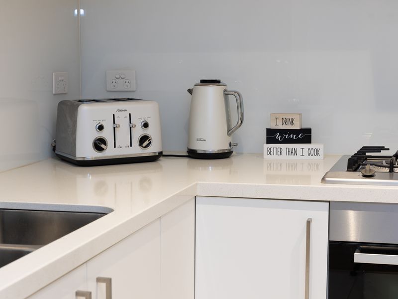 The Pearl Retreat | Elegant w Parking & Pool