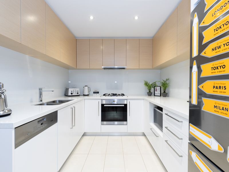 Well-equipped kitchen