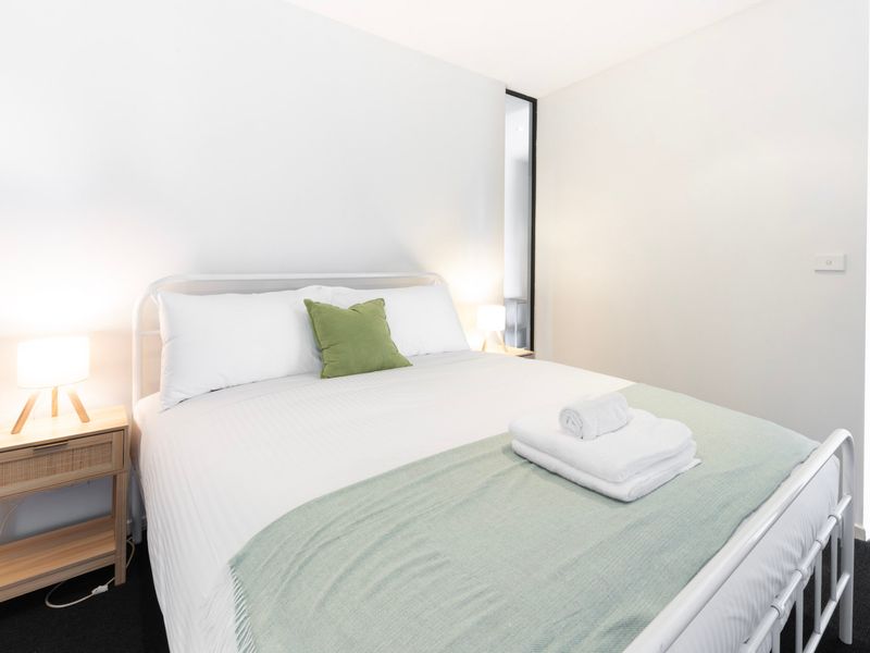 Fresh linens and towels provided