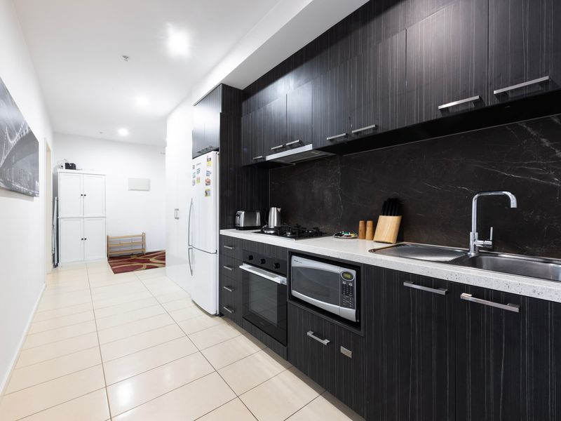 Well-equipped kitchen