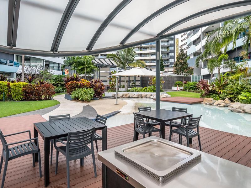 Riverside at WaterEdge West End