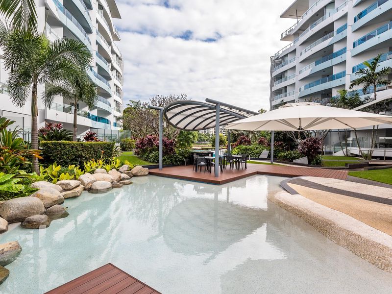 Riverside at WaterEdge West End