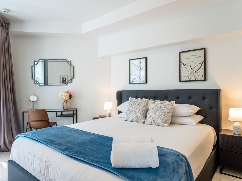 Riverside at WaterEdge West End