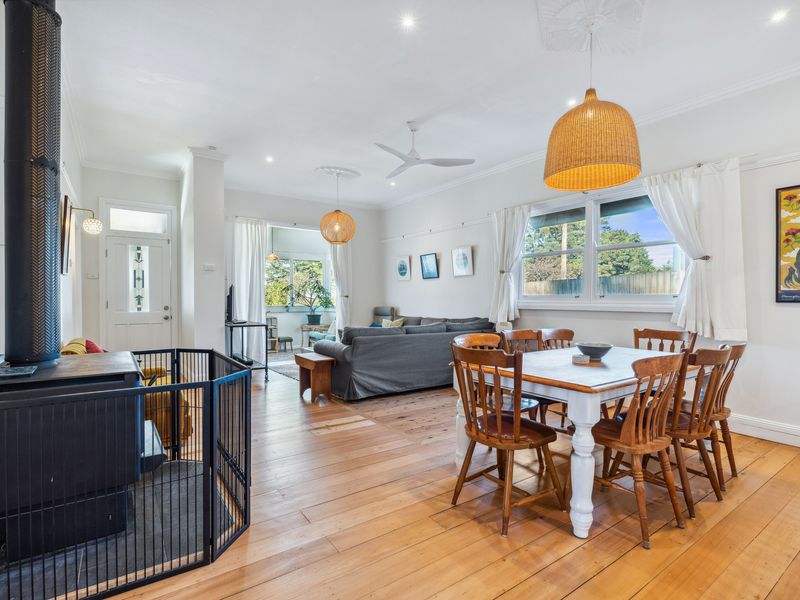 Living & Dinner Area