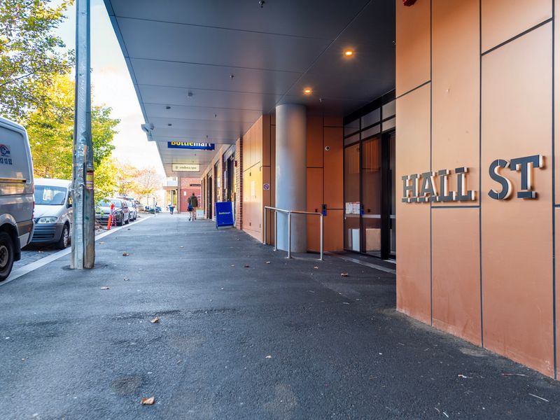 Wellness & Style: 2BR Apartment with Pool, Hot Tub & Gym