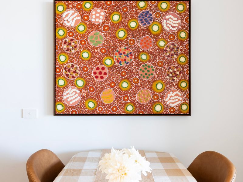 Wellness & Style: 2BR Apartment with Pool, Hot Tub & Gym