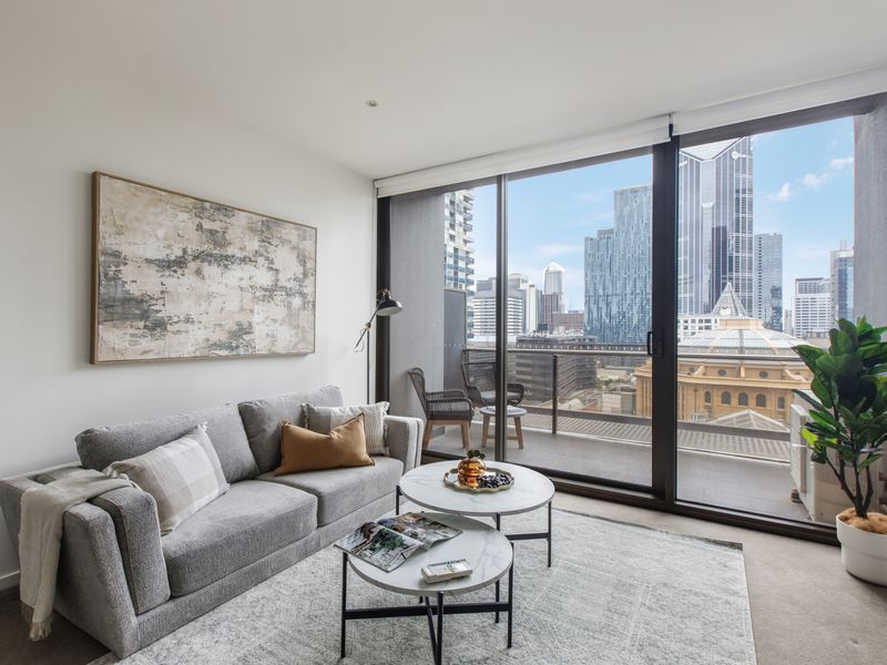 Modern and relaxing living area with a city view