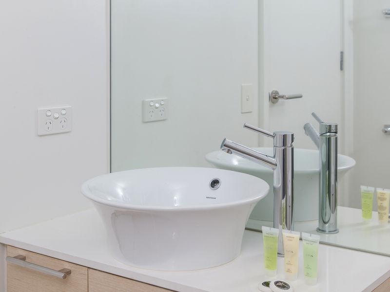 Ultimate 2-Bed Abode: Pool, Ping Pong & Pool Table