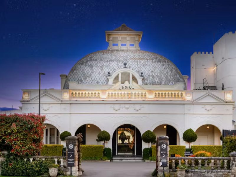 Step back in time and indulge in luxury at the Hydro Majestic.