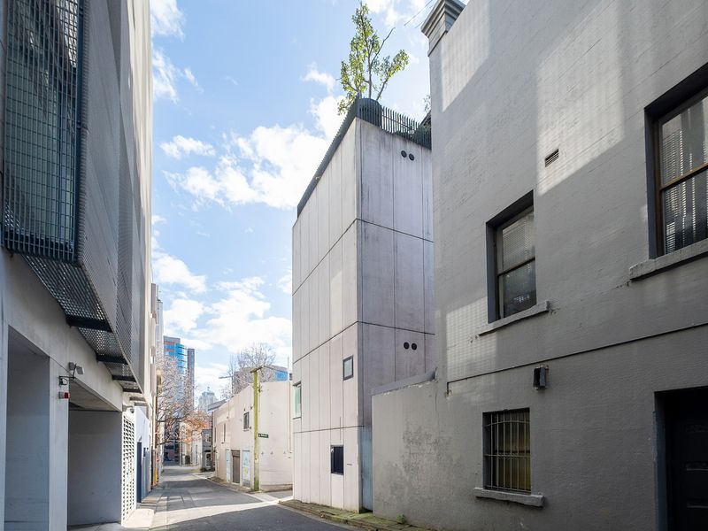 A testament to modern architectural ingenuity.