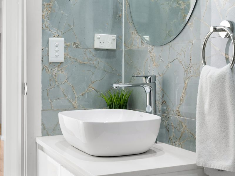 Modern and Clean Bathroom Sink