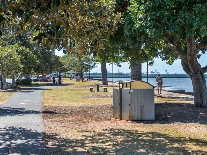 Relaxed Bayside Living Sleeps 4