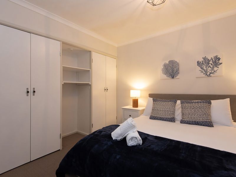 Ocean Views Walk to Malua Beach EV & Pet Friendly