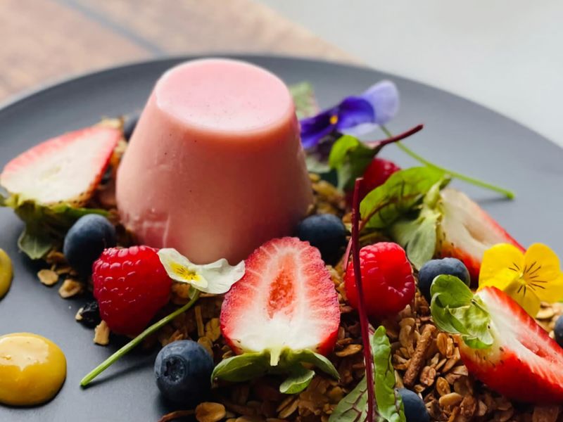 Ocean Views Walk to Malua Beach EV & Pet Friendly