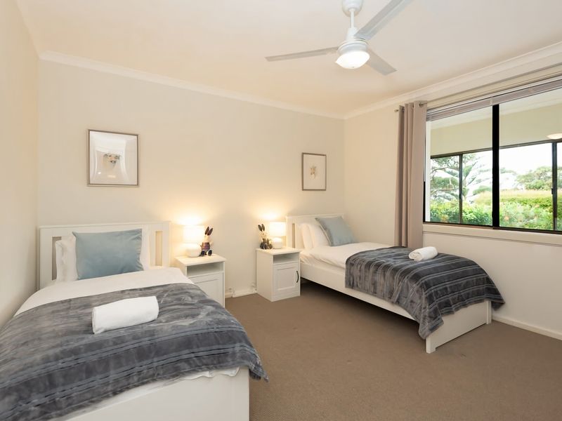 Ocean Views Walk to Malua Beach EV & Pet Friendly