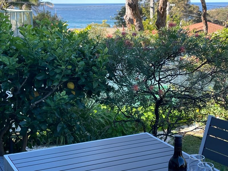 Ocean Views Walk to Malua Beach EV & Pet Friendly