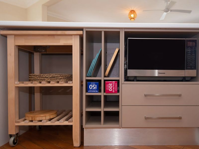 Ocean Views Walk to Malua Beach EV & Pet Friendly