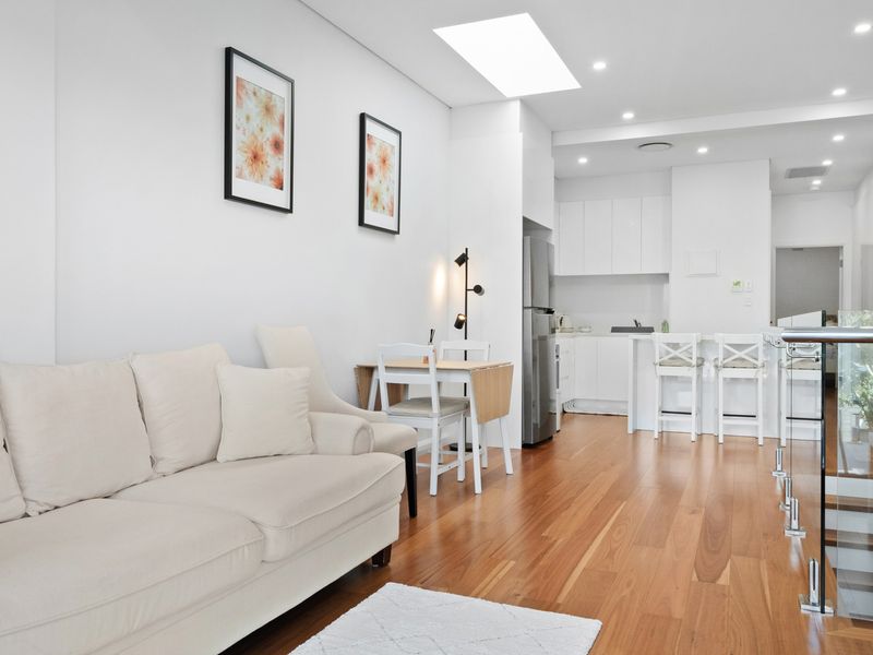 Bright and modern living with a touch of warmth.