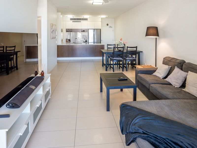 Spacious open-plan set up