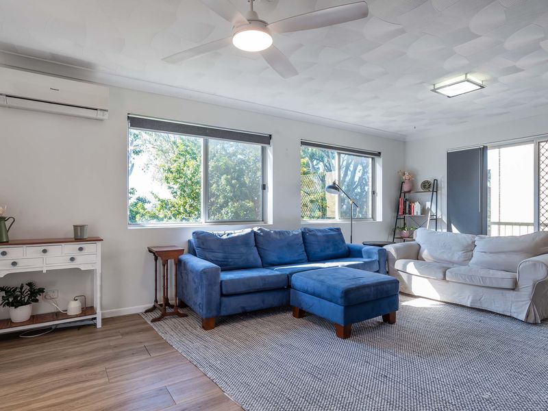 City Fringe Retreat Parkland Views – Walk to Everything!