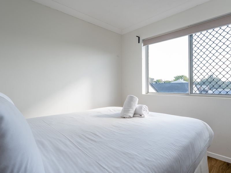 City Fringe Retreat Parkland Views – Walk to Everything!