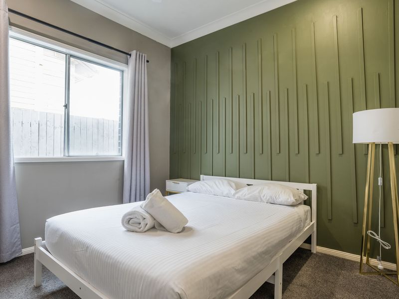 Bedroom 1 - double bed