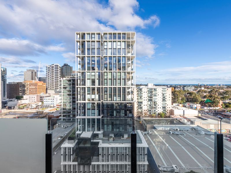 Where the indoors meet the horizon