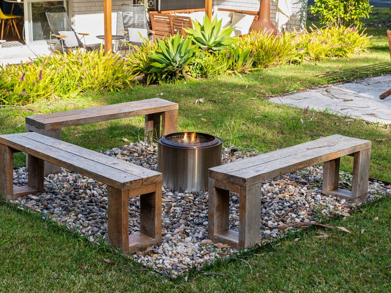 Cozy Outdoor Seating with Fire Pit – Perfect for Evenings