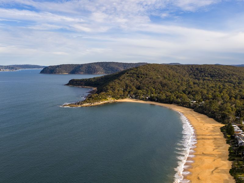 Salt & Stone Pearl Beach Stay – 2 Mins to Ocean