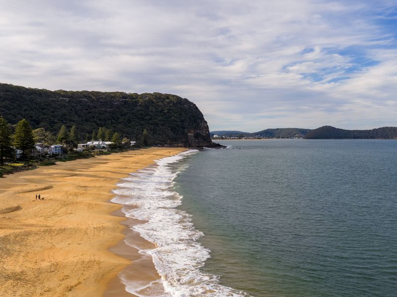 Salt & Stone Pearl Beach Stay – 2 Mins to Ocean