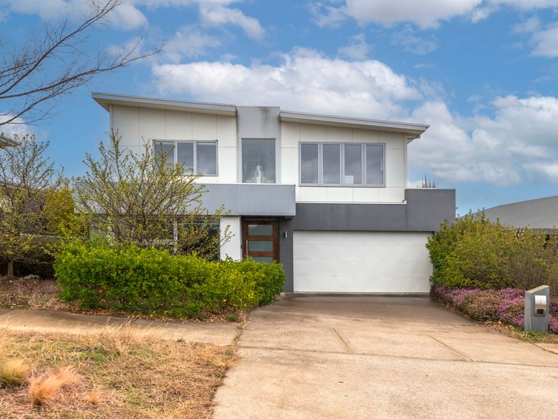 Welcoming front view of the home