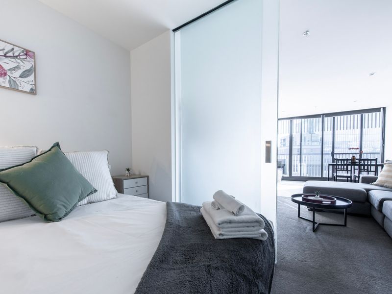 Simple Comfort | 2BR Apartment in Carlton