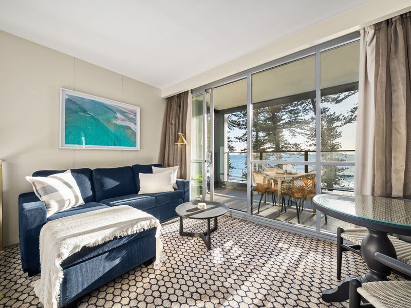 Wake to Waves, Elegant Beachfront Apartment