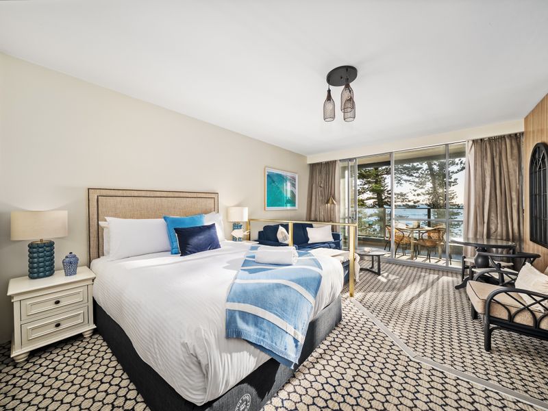 Wake to Waves, Elegant Beachfront Apartment