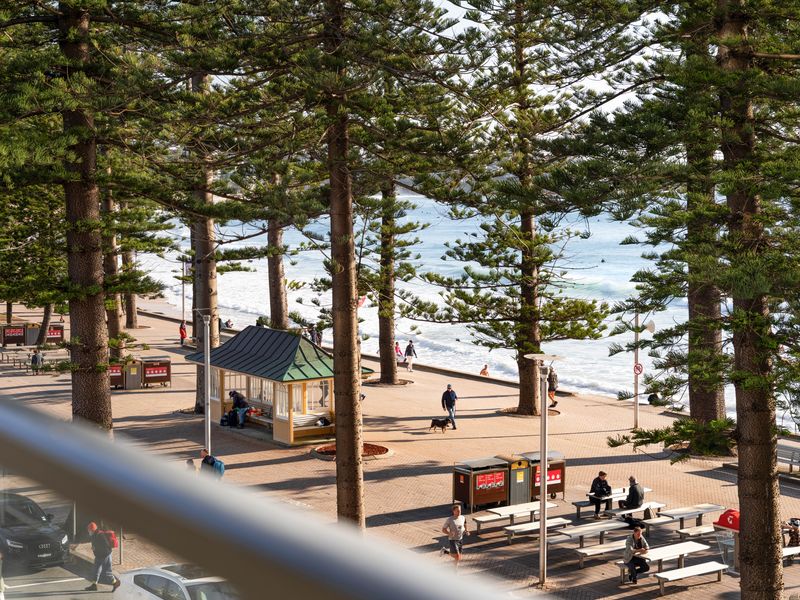 Wake to Waves, Elegant Beachfront Apartment